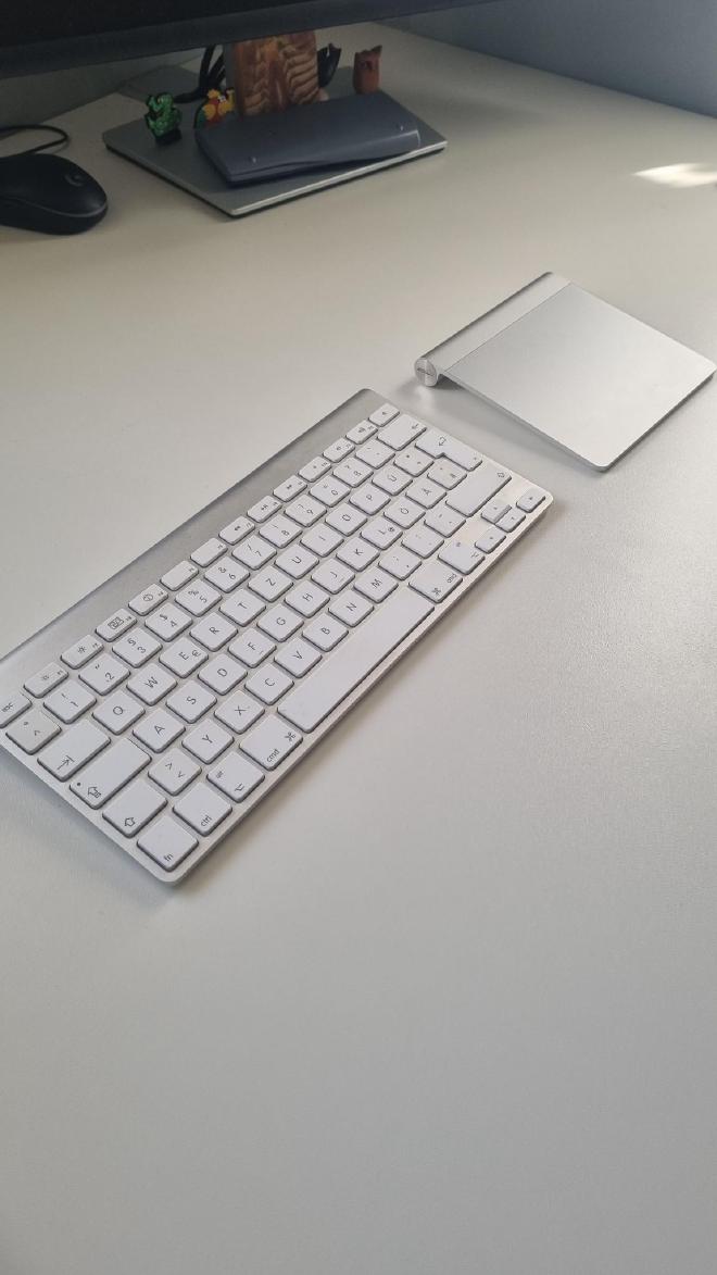 Apple Tastatur auf dem Tisch
